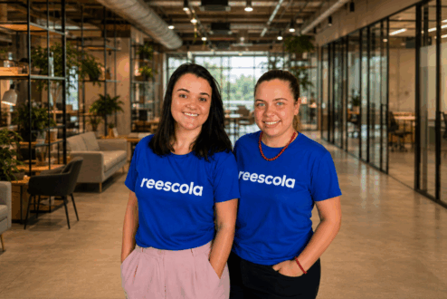 Laura Camargos Pimenta (à esq.) e Izabela Bazo, fundadoras da Reescola.